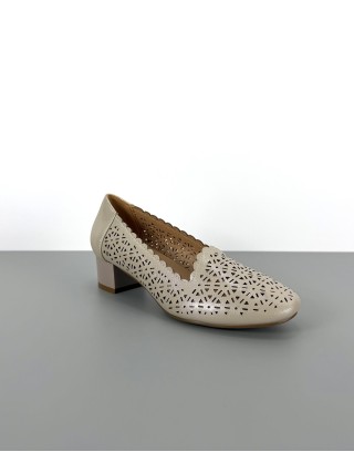 Czółenka ażurowe na słupku...