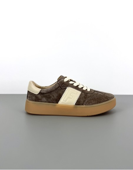 Wygodne sneakersy skórzane...