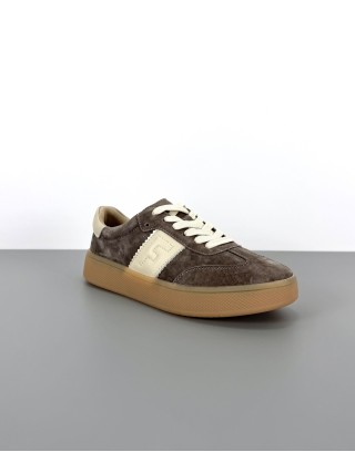 Wygodne sneakersy skórzane...