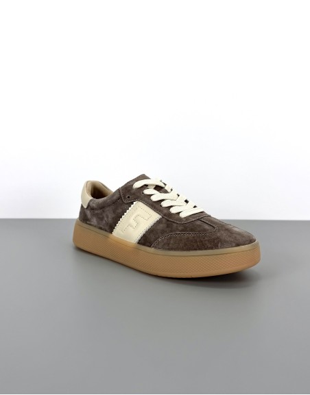 Wygodne sneakersy skórzane...