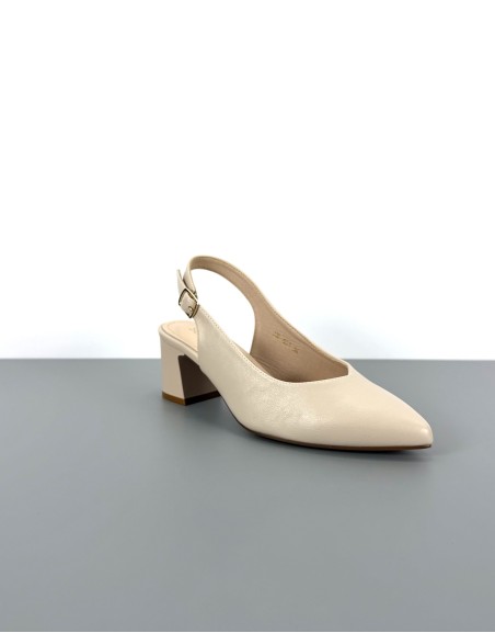 Czółenka bez pięty cieliste...