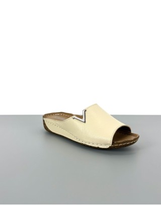 Klapki skórzane beżowe | 14512