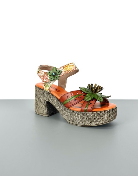 Sandały skórzane w kwiaty...