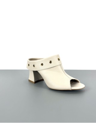 Wyjątkowe klapki kremowe...