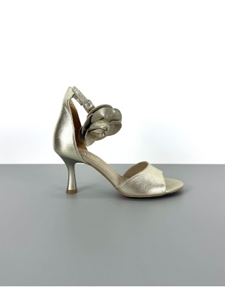 Wyjątkowe sandały złote...