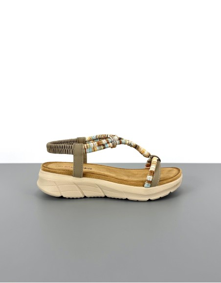 Wygodne sandały z ozdobami...