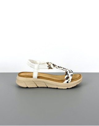 Wygodne sandały z ozdobami...